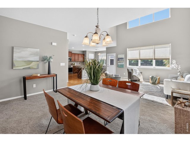 Property Photo 10 Dining area