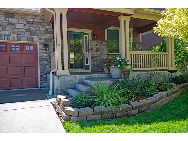 Property Photo 3 Beautiful perennials