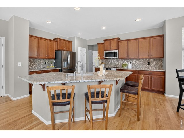 Property Photo 13 Huge island with seating