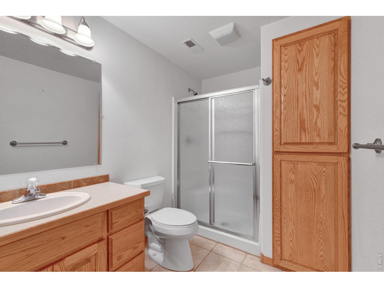 Property Photo 21 Basement bathroom