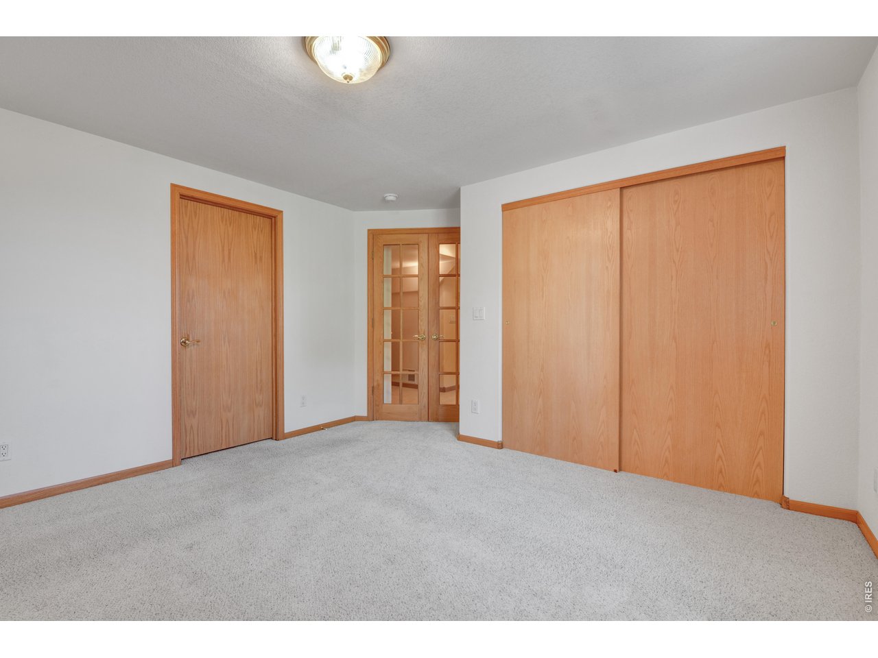 Property Photo 22 Bedroom or den in basement