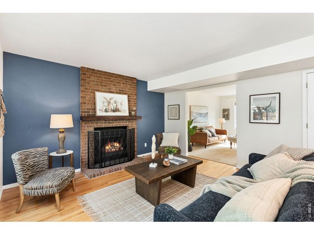 Property Photo 4 Family room