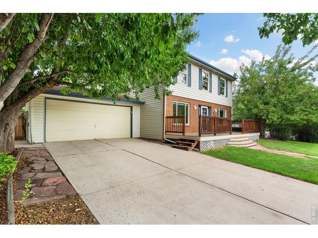 Property Photo 2 2072 Huntington Circle