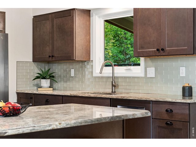 Property Photo 13 Kitchen