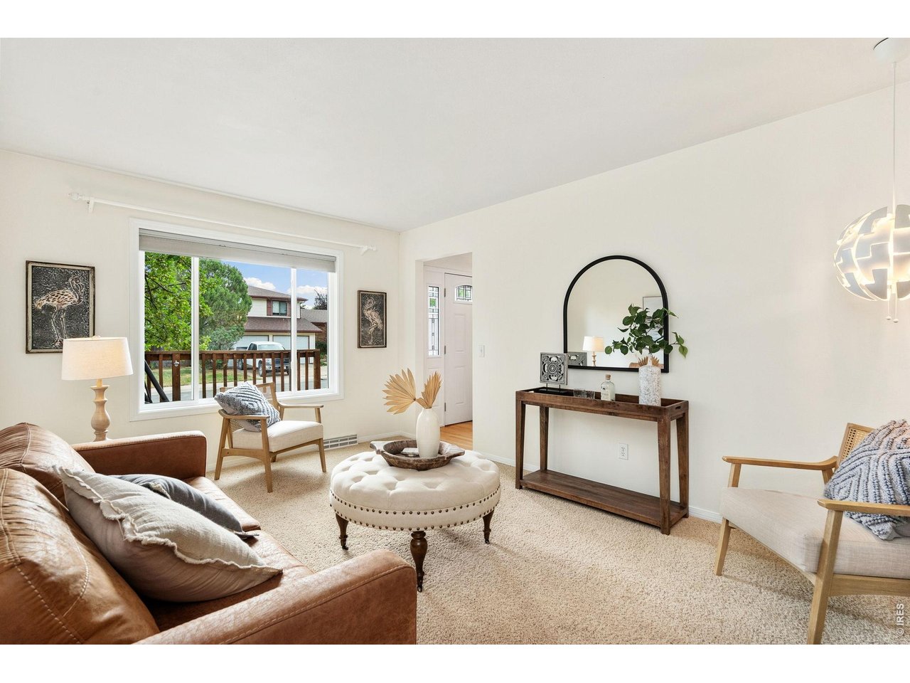 Property Photo 16 Living room