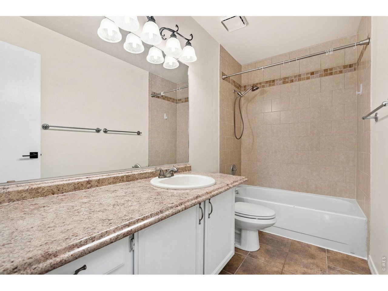 Property Photo 28 Upper Floor Full Bathroom