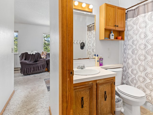 Property Photo 37 Unit 4: Full bathroom