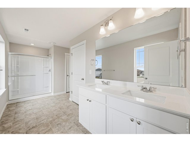 Property Photo 17 Primary Bath