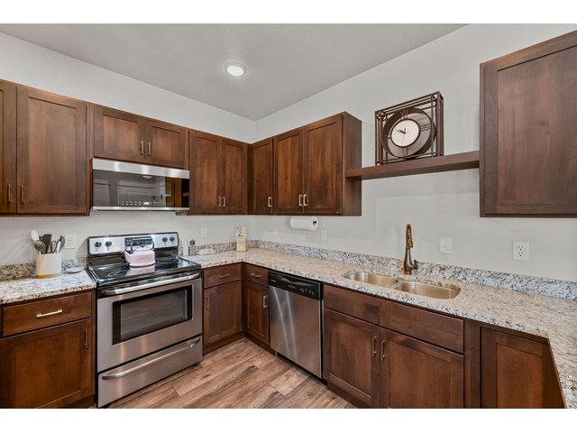 Property Photo 10 Large Kitchen with All Appliances