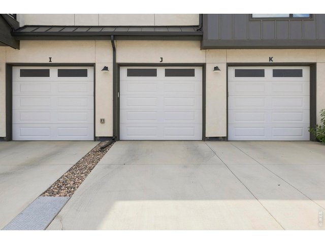 Property Photo 29 oversized one car garage