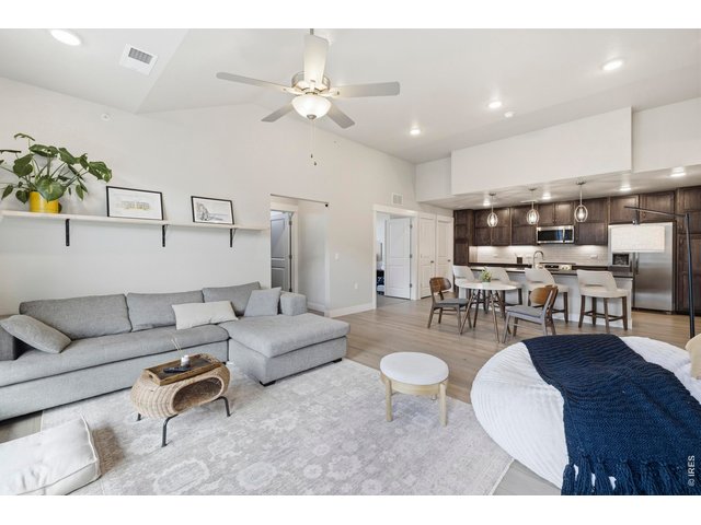 Property Photo 14 expansive living room with laminate plank called Have Toast