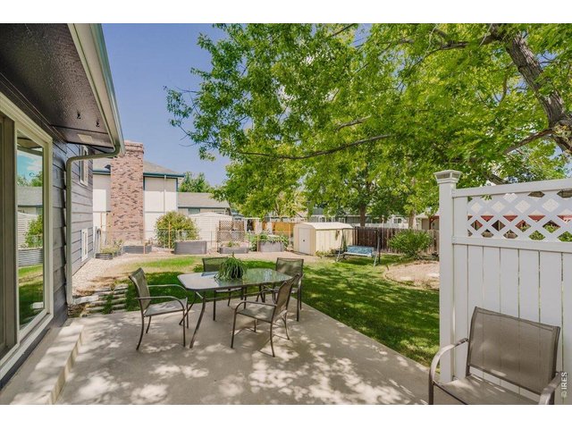 Property Photo 8 Small privacy fence