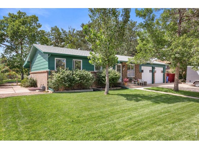 Property Photo 42 Beautiful, irrigated lawn.