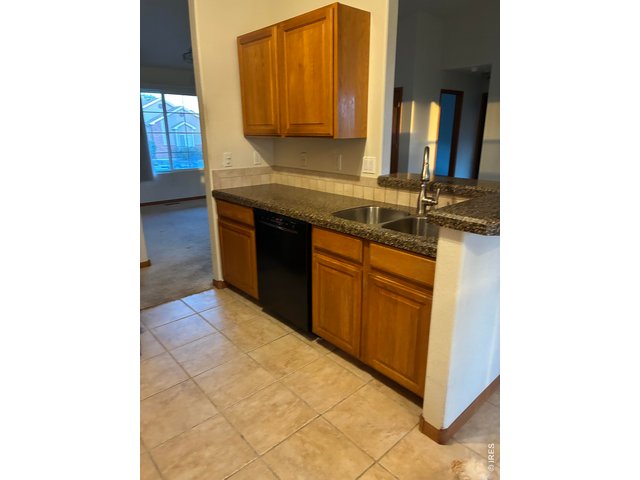 Property Photo 8 Kitchen