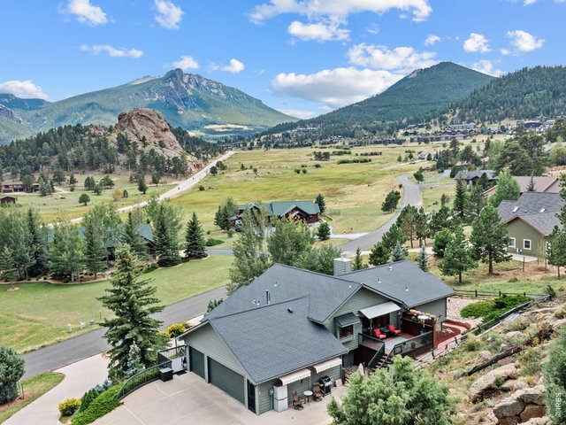 Property Photo 3 Big views to Twin Sisters