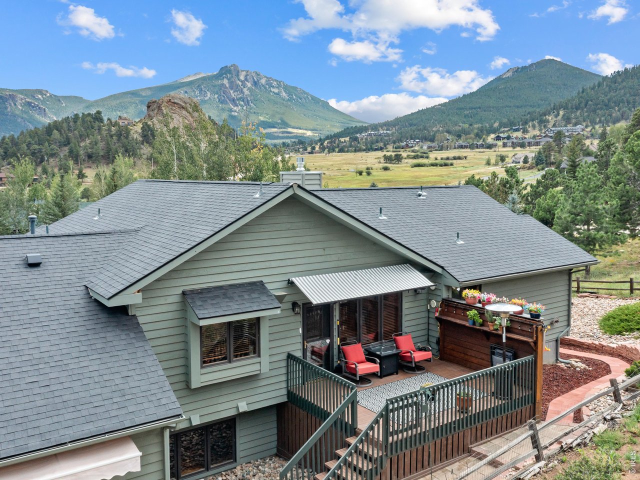 Property Photo 9 Fantastic outdoor areas to enjoy all day
