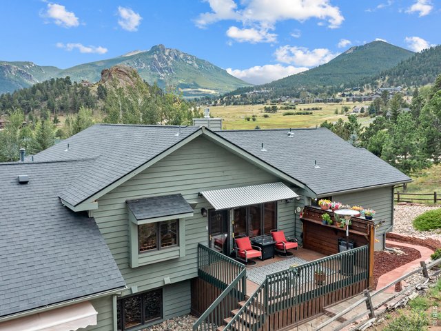 Property Photo 9 Fantastic outdoor areas to enjoy all day