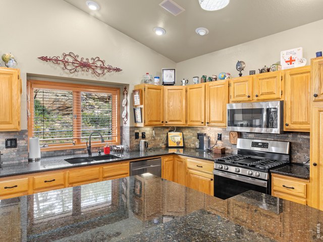 Property Photo 20 Newer stainless appliances