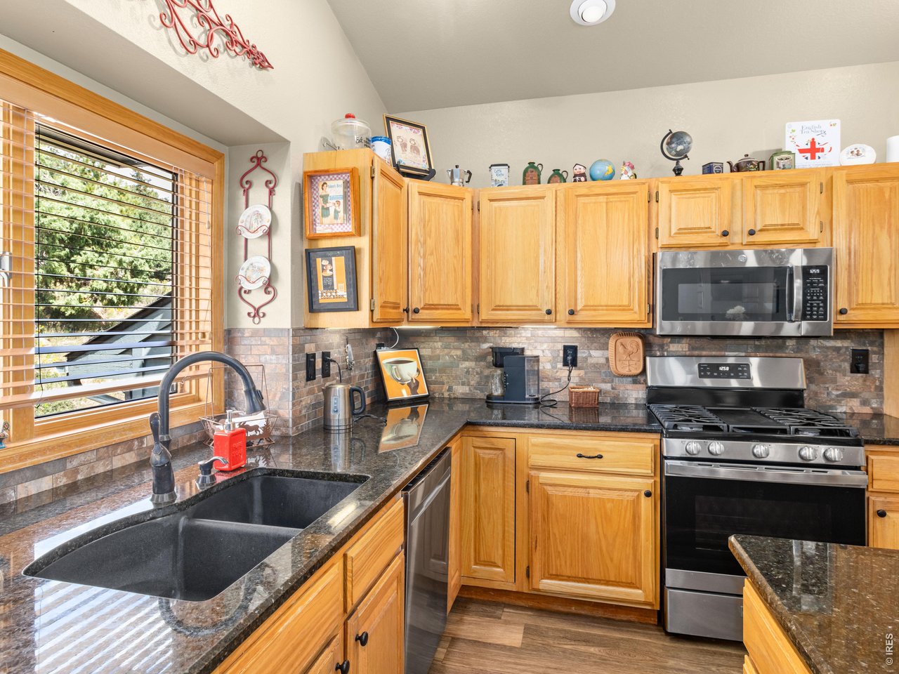Property Photo 22 Granite counters