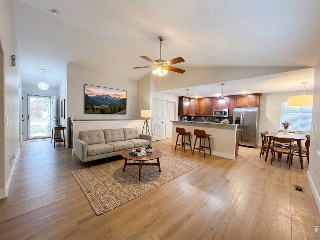 Property Photo 1 Enjoy your open living room!
