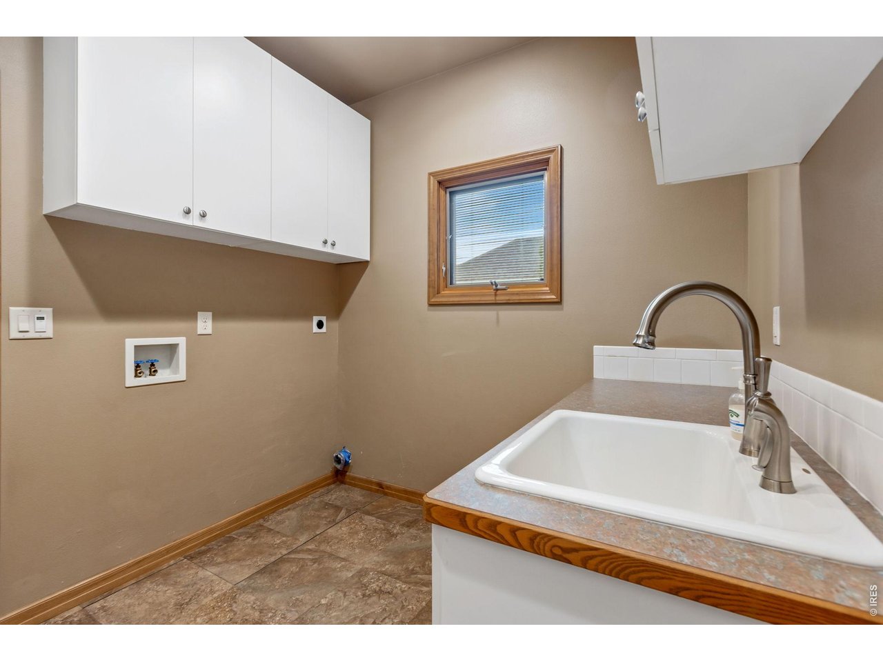 Property Photo 29 Main Floor Laundry/Mudroom