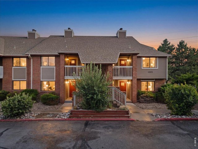 Property Photo 31 HOA maintains exterior