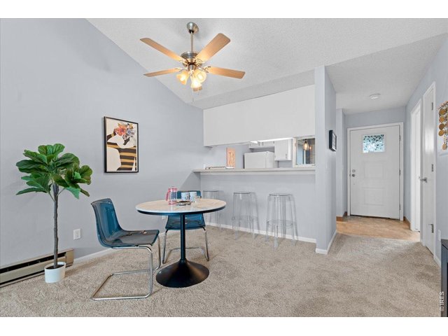 Property Photo 10 Additional seating room at bartop