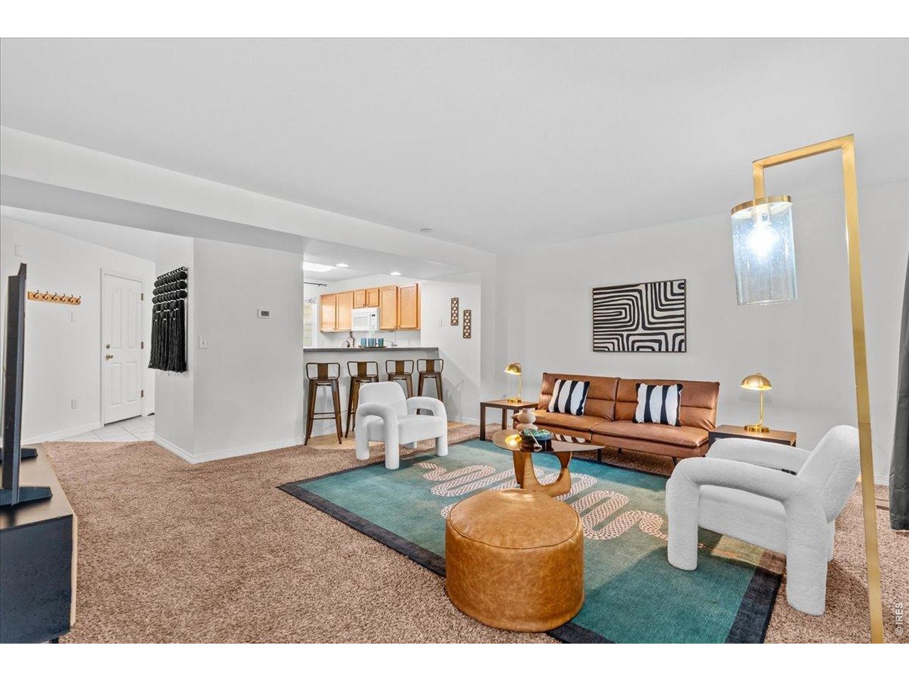 Property Photo 6 Carpets professionally cleaned and fresh paint touch ups