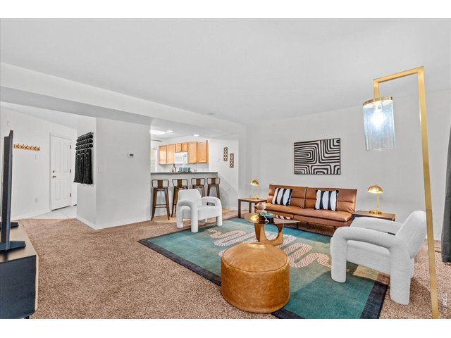 Property Photo 6 Carpets professionally cleaned and fresh paint touch ups