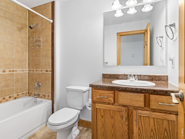 Property Photo 23 Additional full bathroom in the main house.