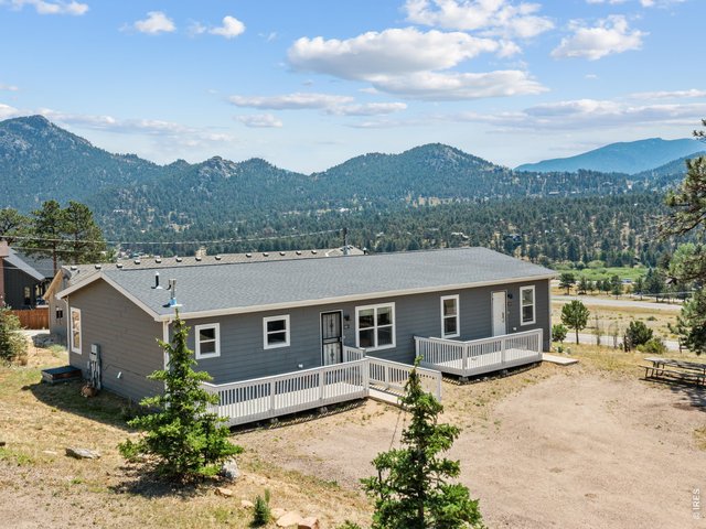 Property Photo 26 Well-designed duplex-one side featuring 2 bedrooms and 1 bathroom, the other a 1-bedroom, 1-bath unit-perfect for rental income, multigenerational living, or guest accommodations.
