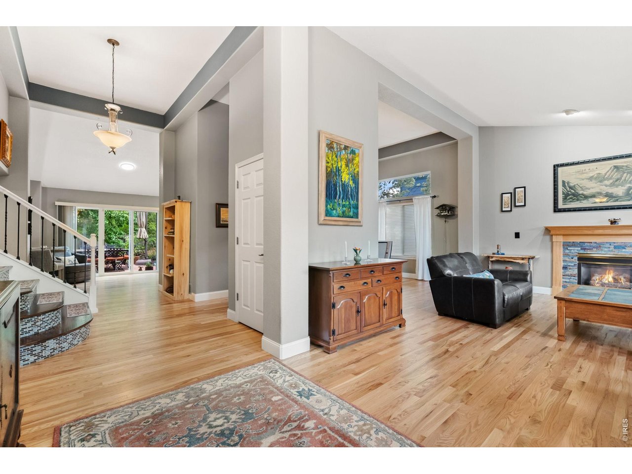 Property Photo 5 Vaulted ceilings