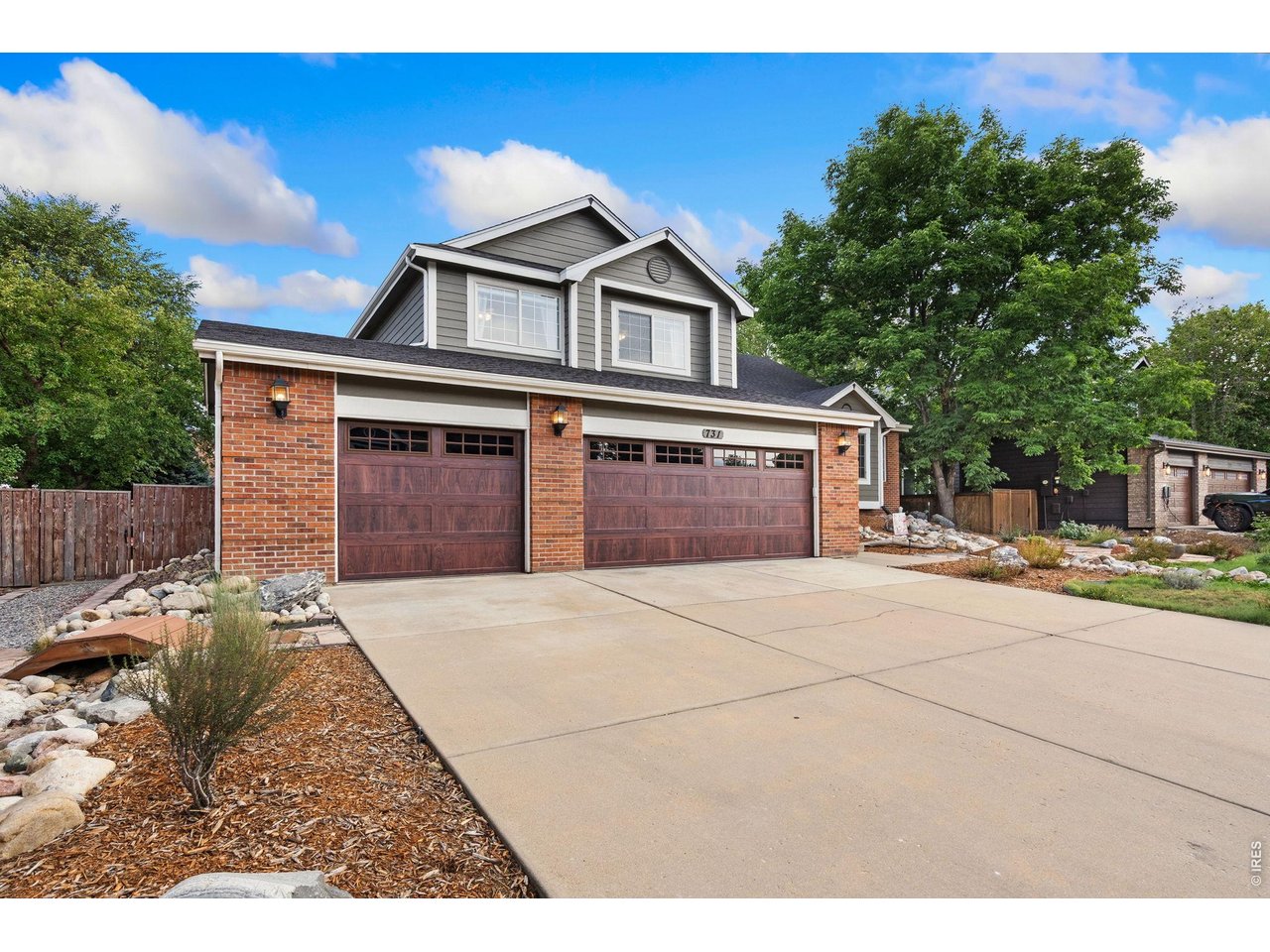 Property Photo 4 Brand new custom garage doors