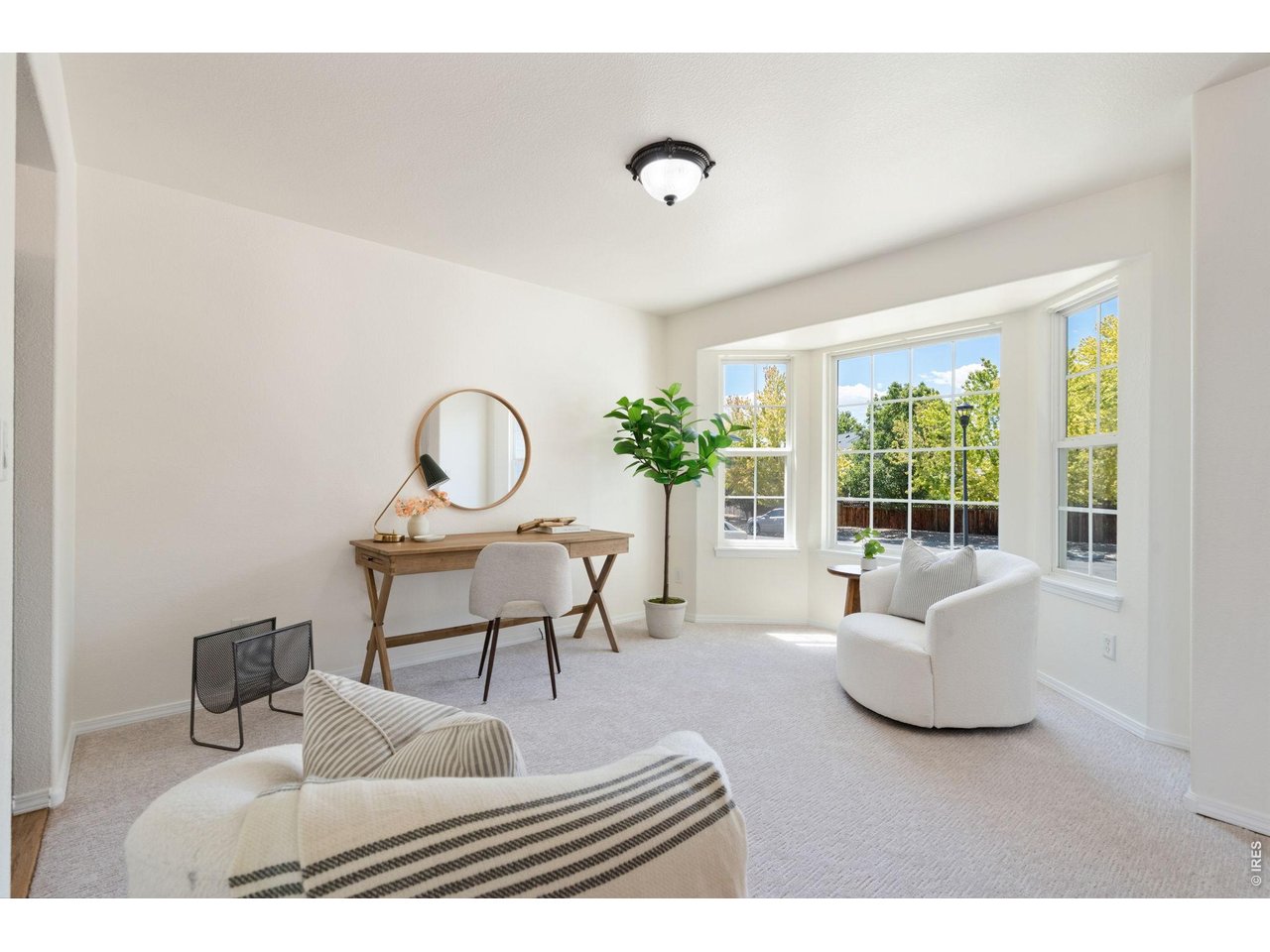 Property Photo 5 Sitting area can easily be converted to a study