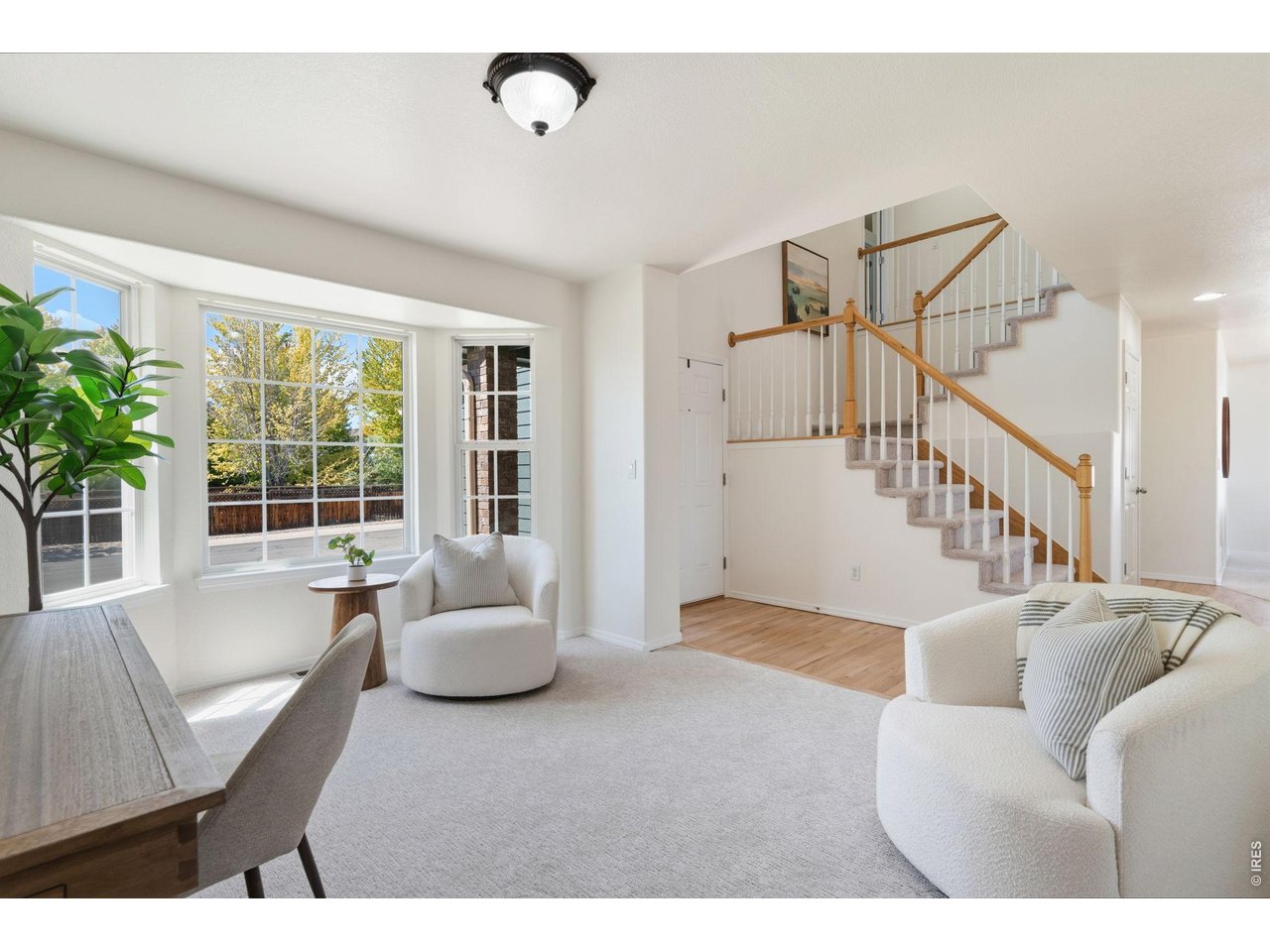 Property Photo 7 Bay window