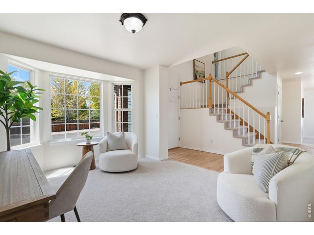 Property Photo 7 Bay window