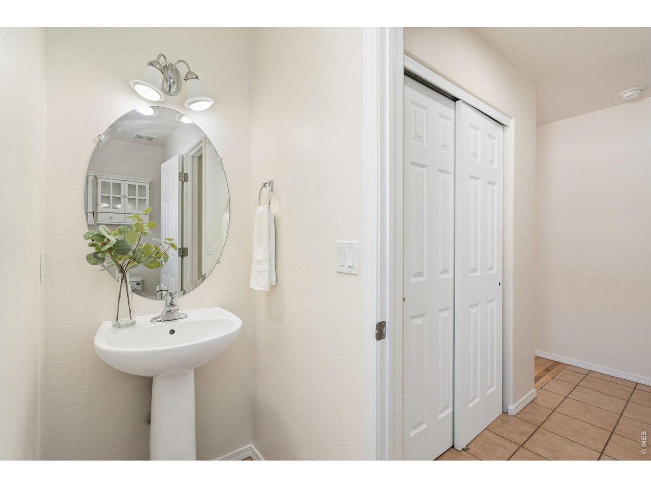 Property Photo 16 Powder bath