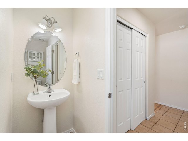 Property Photo 16 Powder bath