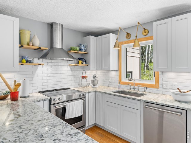 Property Photo 8 New Kitchen
