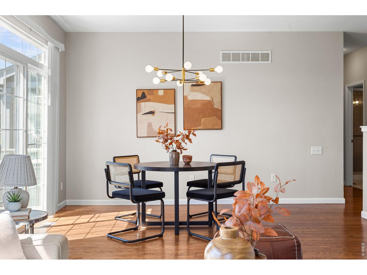 Property Photo 11 Eat-in Dining Space