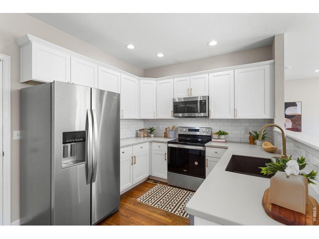 Property Photo 16 Beautifully Updated Kitchen