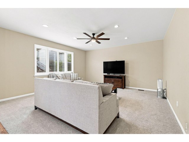 Property Photo 13 Spacious family room just off the kitchen