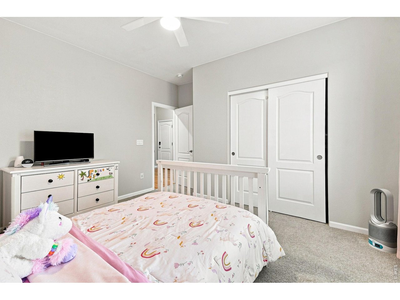 Property Photo 24 Two spacious bedrooms with a shared full bathroom