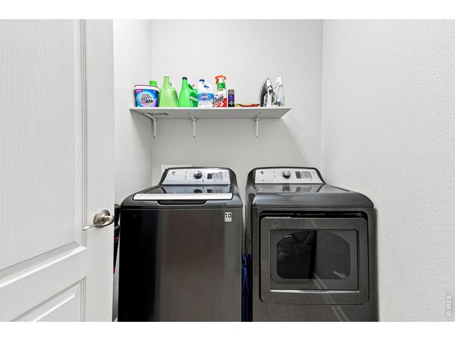 Property Photo 27 Washer and dryer included