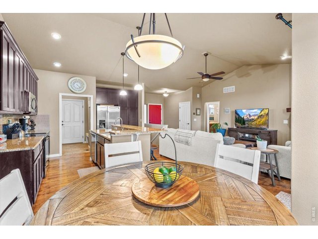 Property Photo 17 Eat in dining area