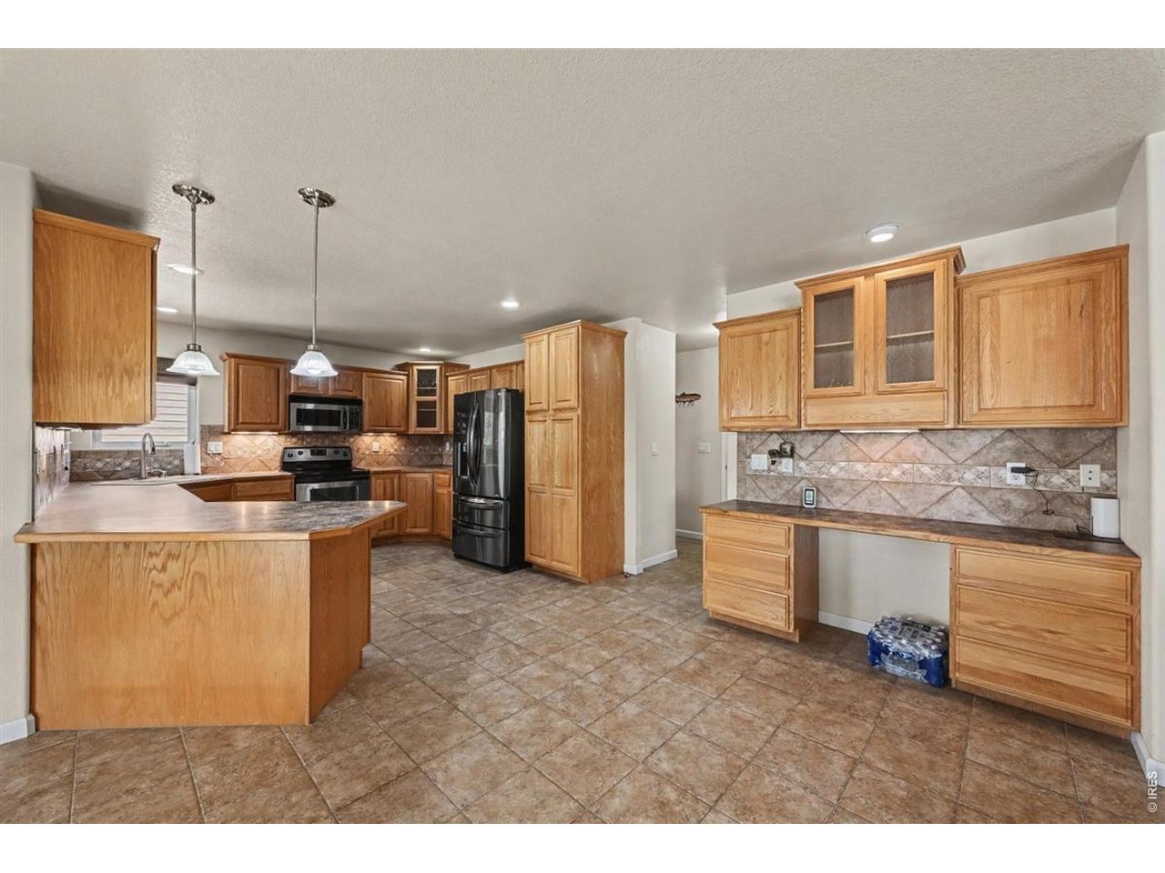 Property Photo 6 Room to Cook, Gather and Store It All