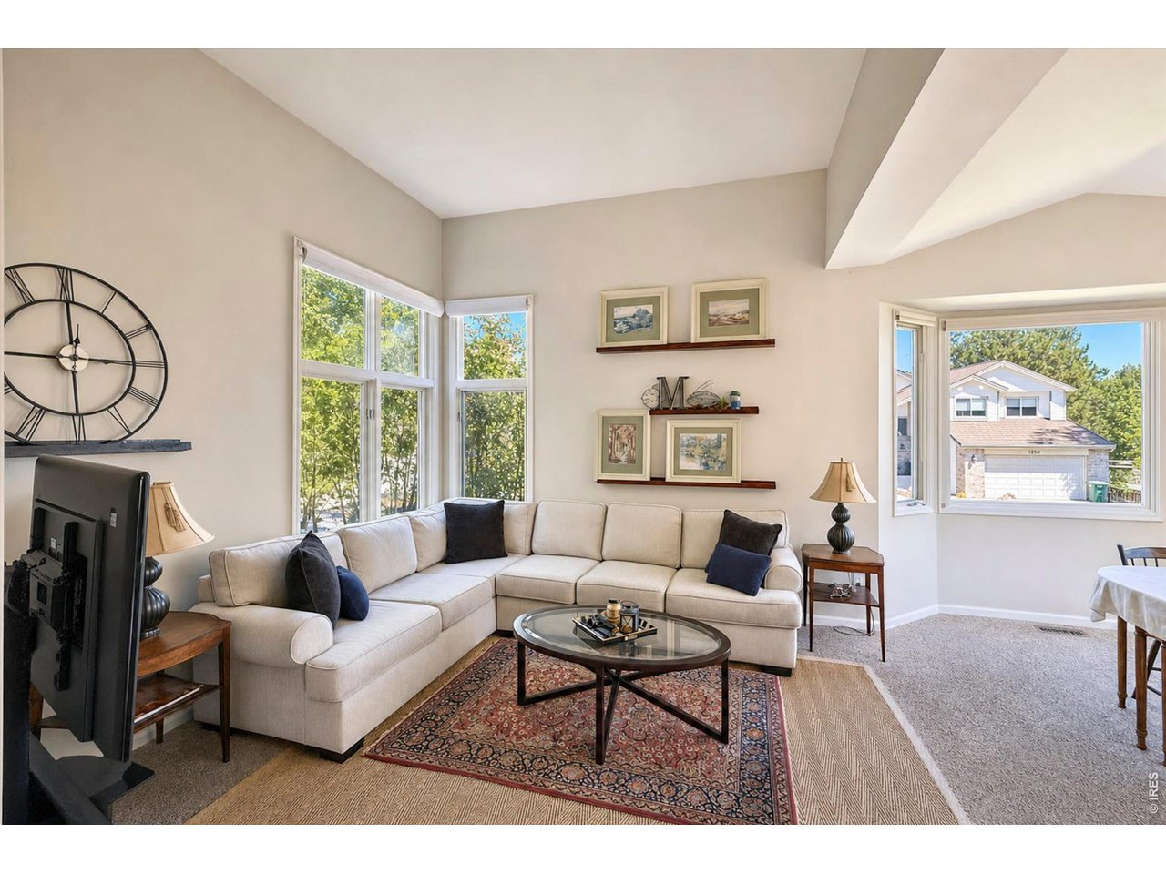 Property Photo 11 Comfortable living room