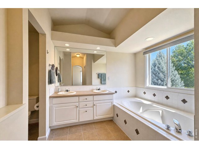 Property Photo 30 Large primary bath