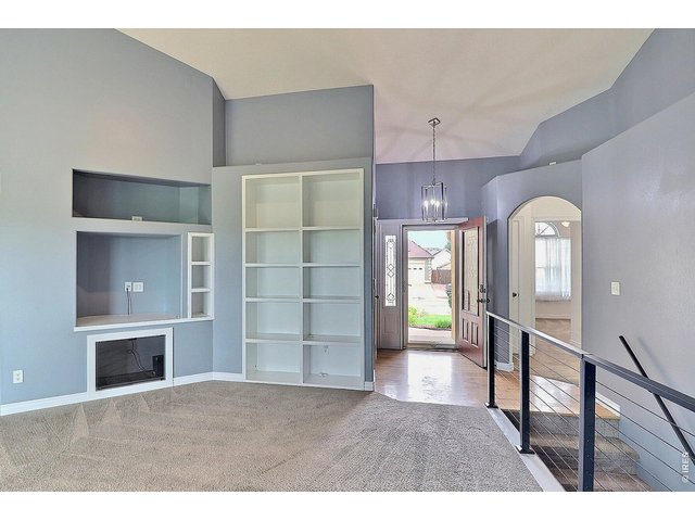 Property Photo 6 Front Entryway