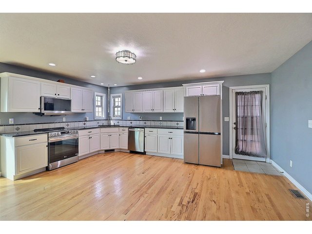 Property Photo 12 WOW! This Kitchen Is Sure to Please